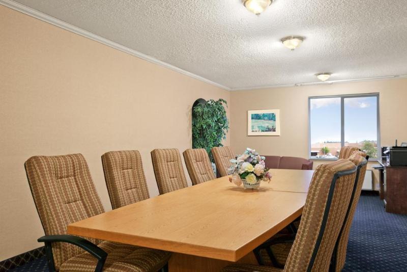 Howard Johnson By Wyndham Vancouver Hotel & Suites Luaran gambar